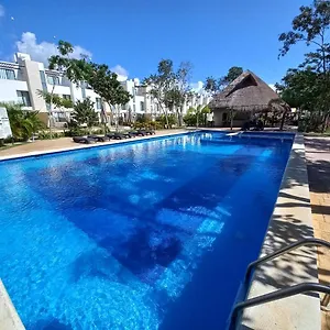 https://casa-playa-del-carmen-c-xcaret-3hab-6pax.quintano-roohotels.com